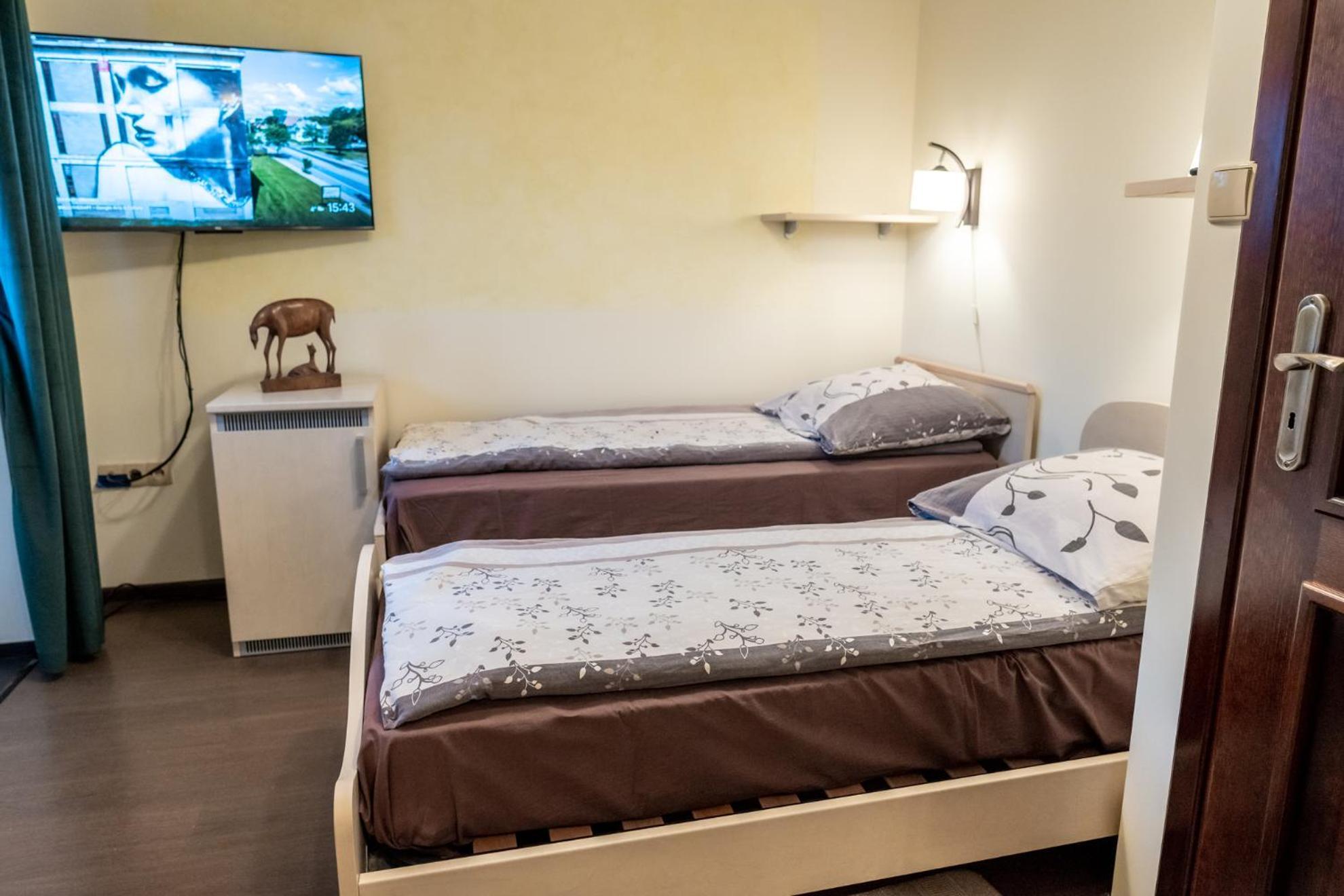 Gosciniec Stara Szkola Haluszowa Exterior foto